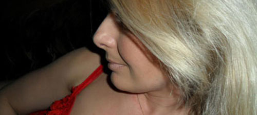 Très belle blonde enrobée et sexy dans le 13